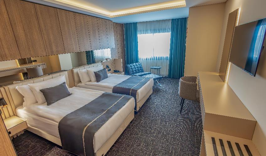 En fazla 2 yetişkin.