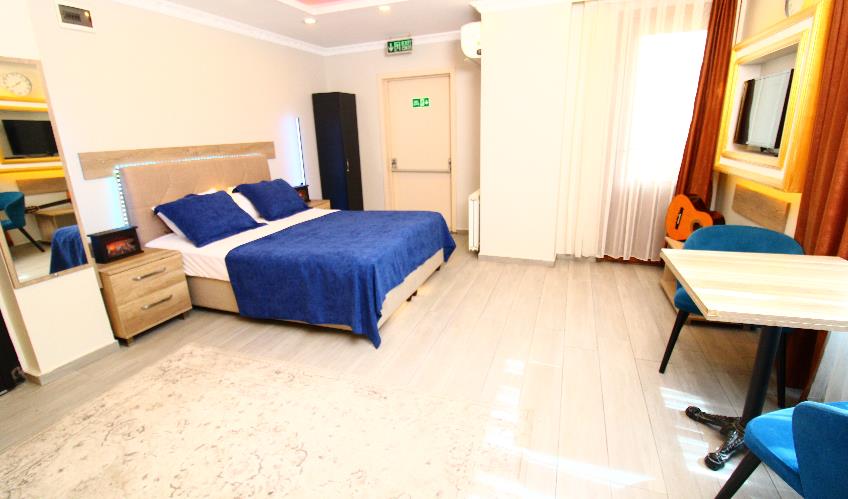 En az 4 yetişkin, En fazla 4 yetişkin + 1 bebek (0-2 yaş).