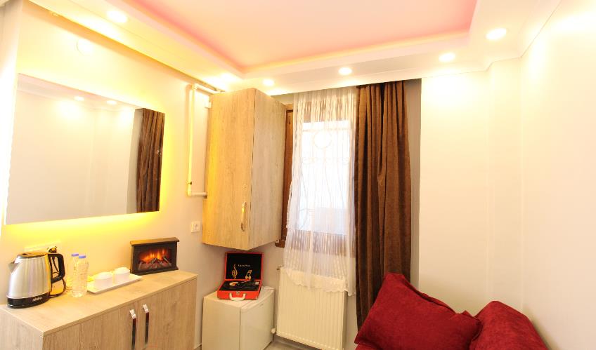 En fazla 4 yetişkin + 2 çocuk + 1 bebek (0-2 yaş) veya 3 yetişkin + 2 çocuk + 1 bebek (0-2 yaş).