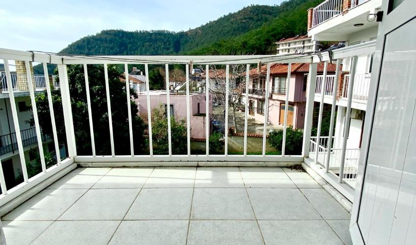 En az 2 yetişkin, En fazla 4 yetişkin + 1 bebek (0-2 yaş).