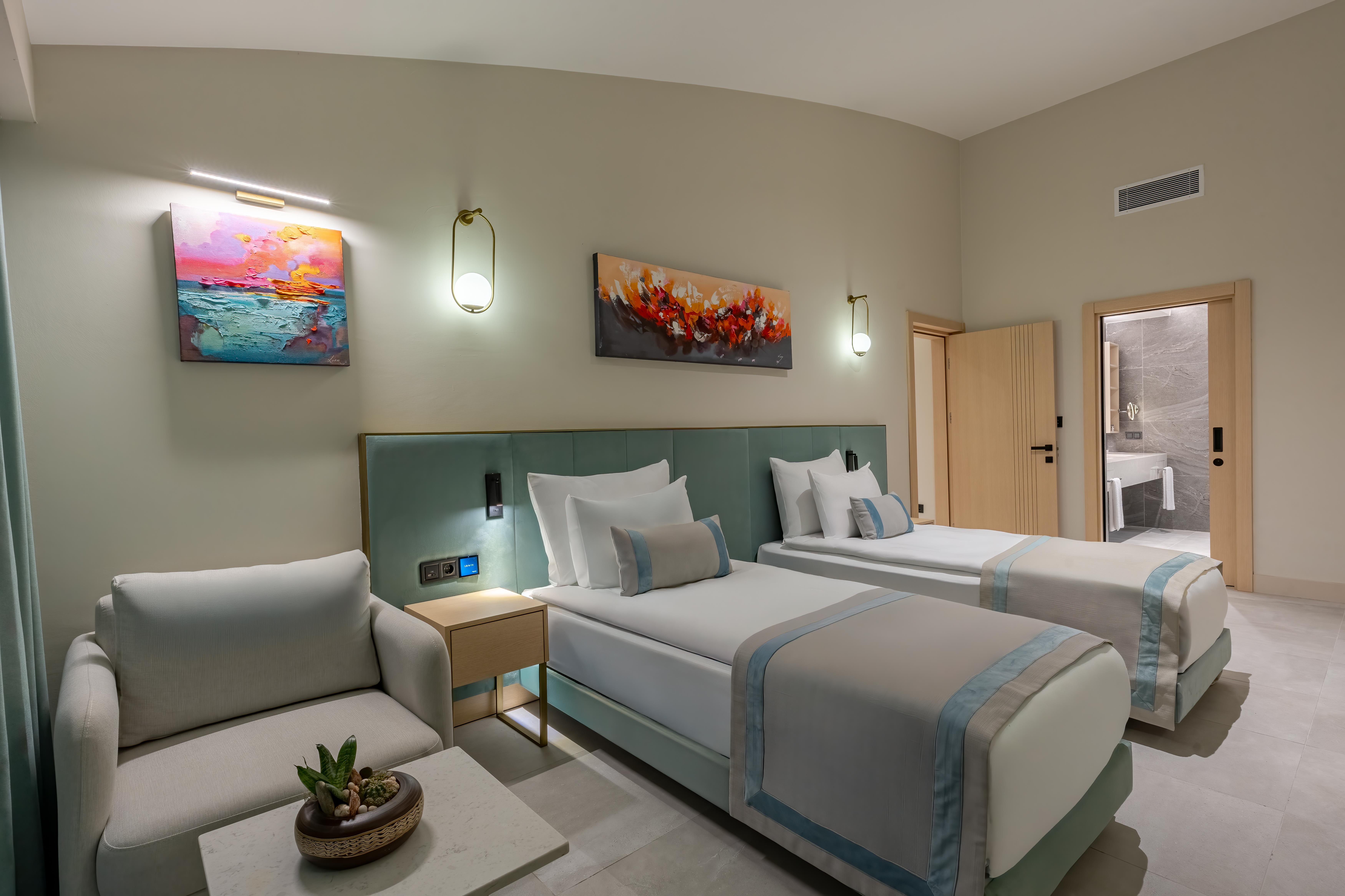 En az 2 yetişkin, En fazla 4 yetişkin veya 3 yetişkin + 1 çocuk.