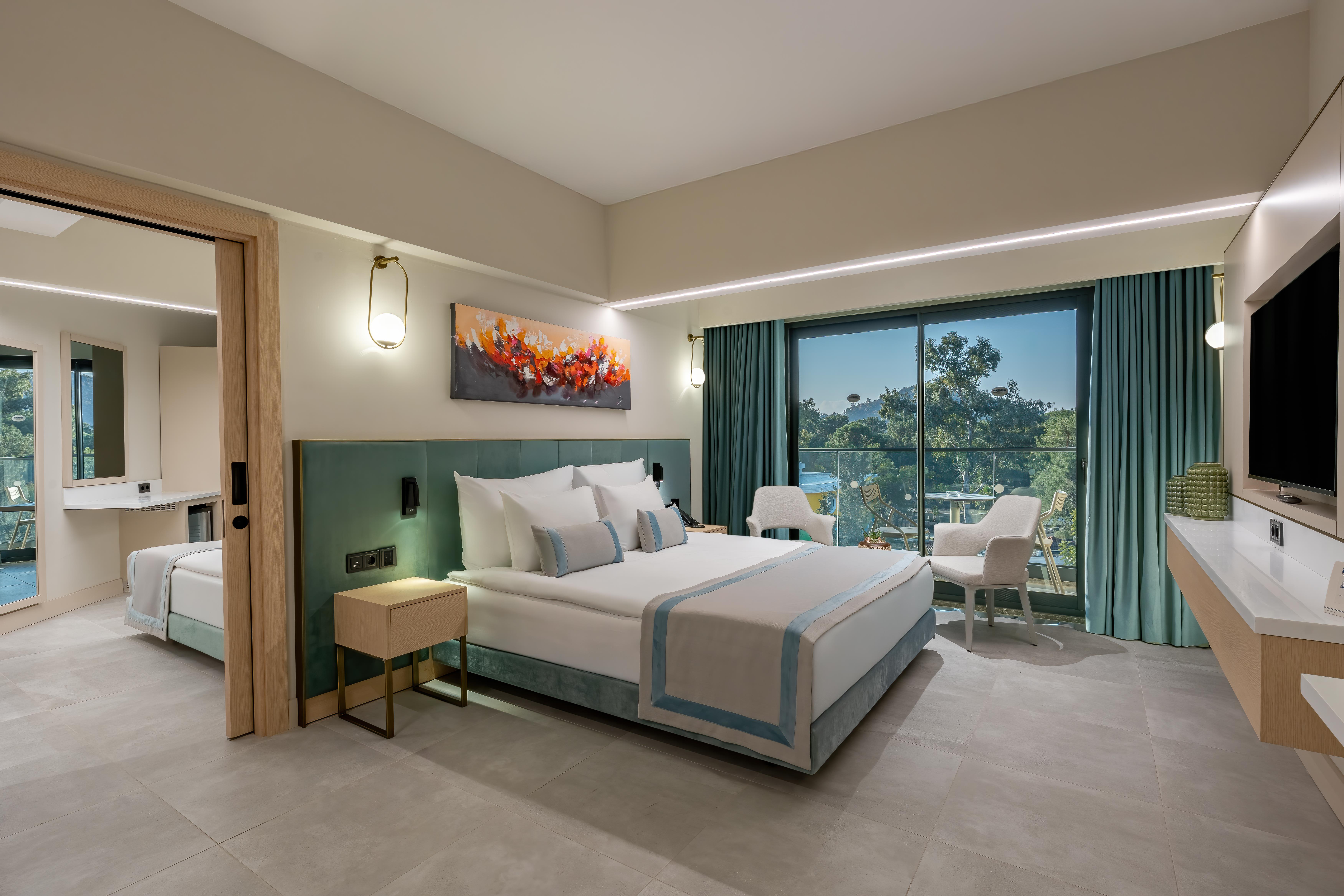 En az 2 yetişkin, En fazla 3 yetişkin + 1 çocuk veya 2 yetişkin + 2 çocuk.