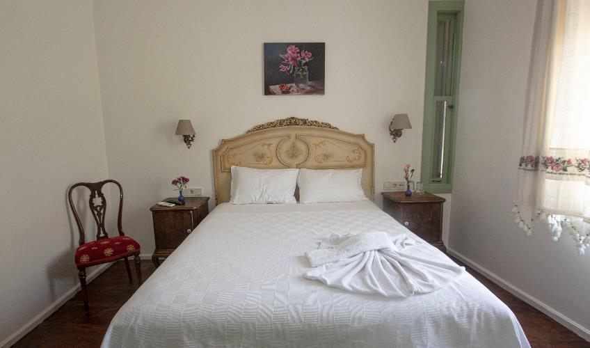 En fazla 2 yetişkin.