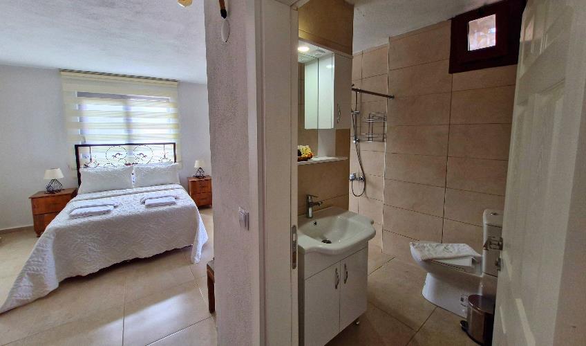 En fazla 2 yetişkin.