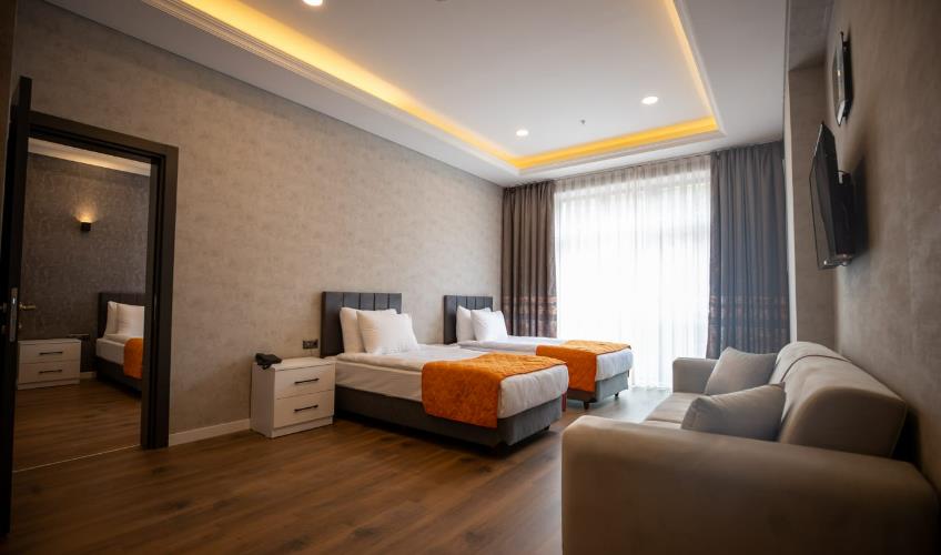 En az 2 yetişkin, En fazla 4 yetişkin + 1 bebek (0-2 yaş) veya 3 yetişkin + 1 çocuk + 1 bebek (0-2 yaş).