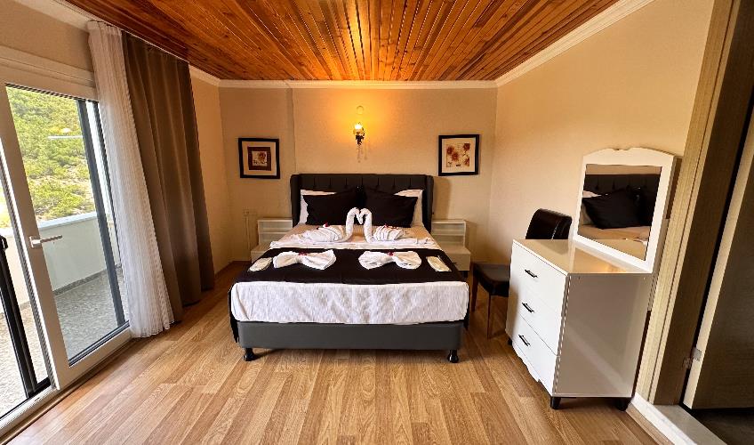 En fazla 2 yetişkin.