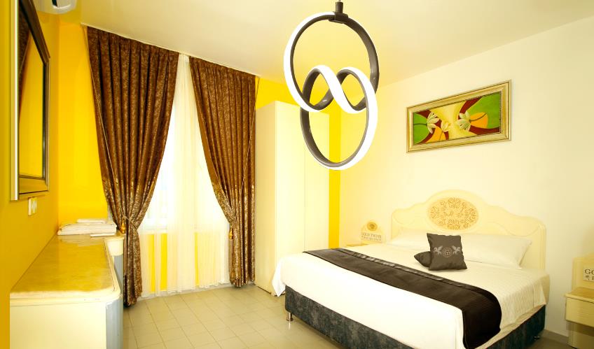 En fazla 3 yetişkin + 1 çocuk + 1 bebek (0-2 yaş) veya 2 yetişkin + 2 çocuk + 1 bebek (0-2 yaş).