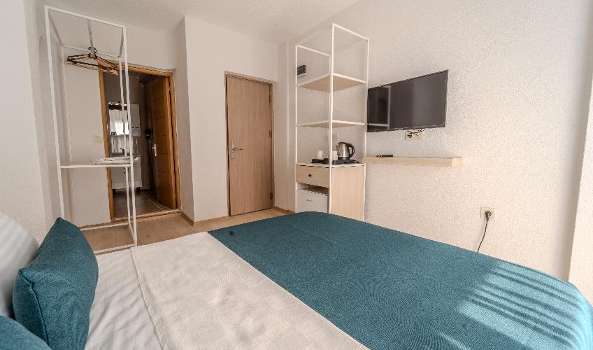 En fazla 2 yetişkin.