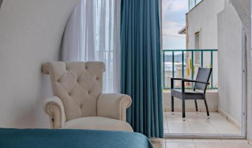 En fazla 2 yetişkin.