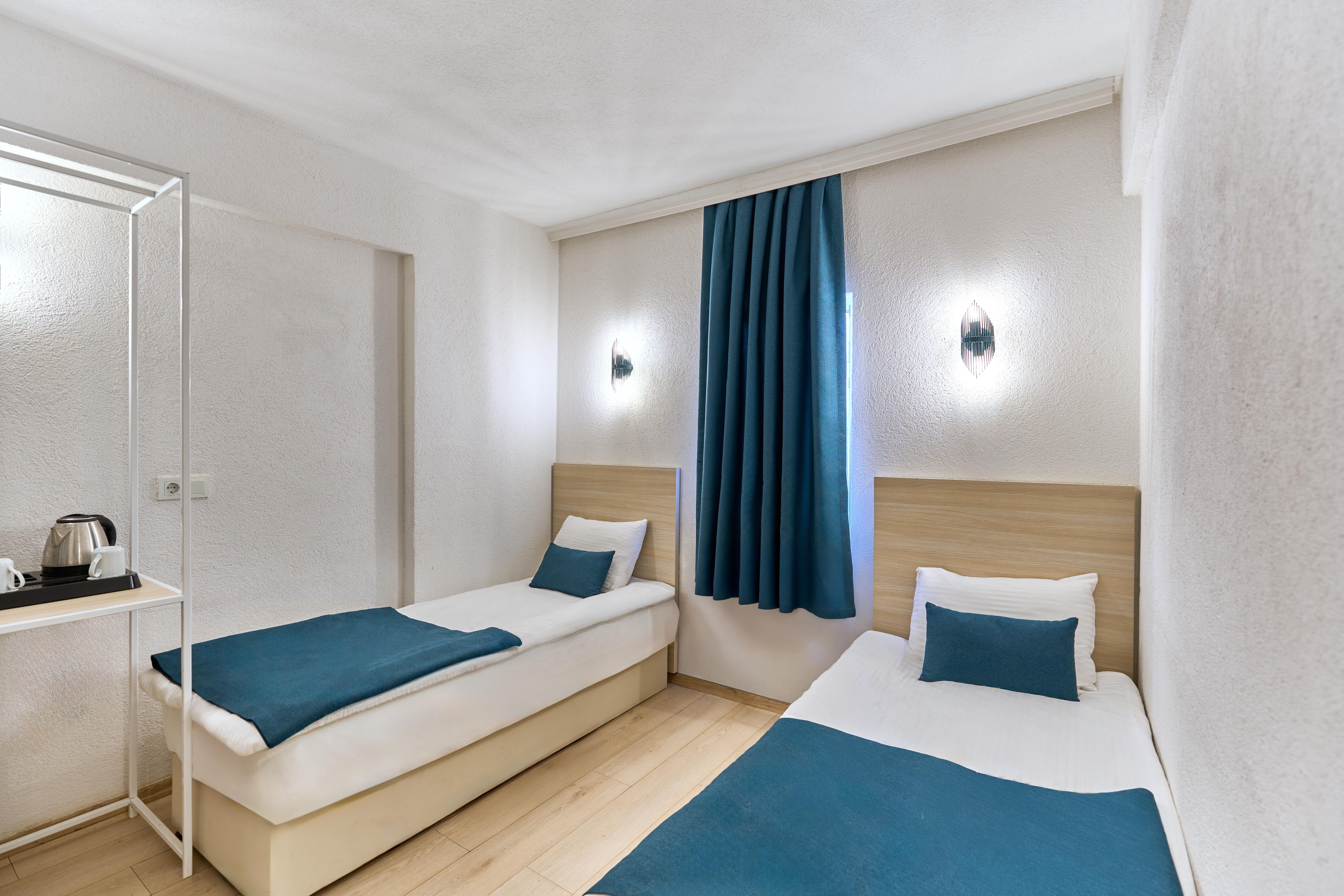 En fazla 2 yetişkin.