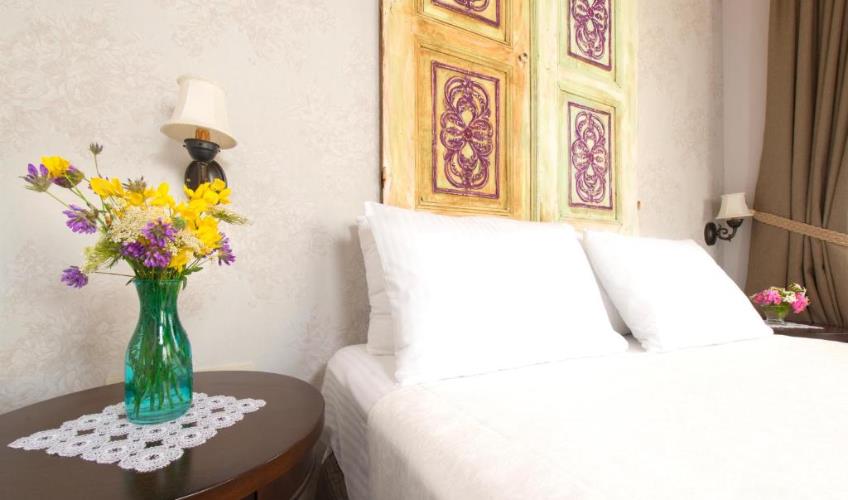 En fazla 2 yetişkin.