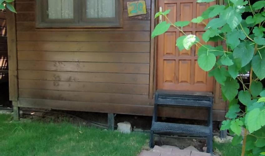 En fazla 2 yetişkin.