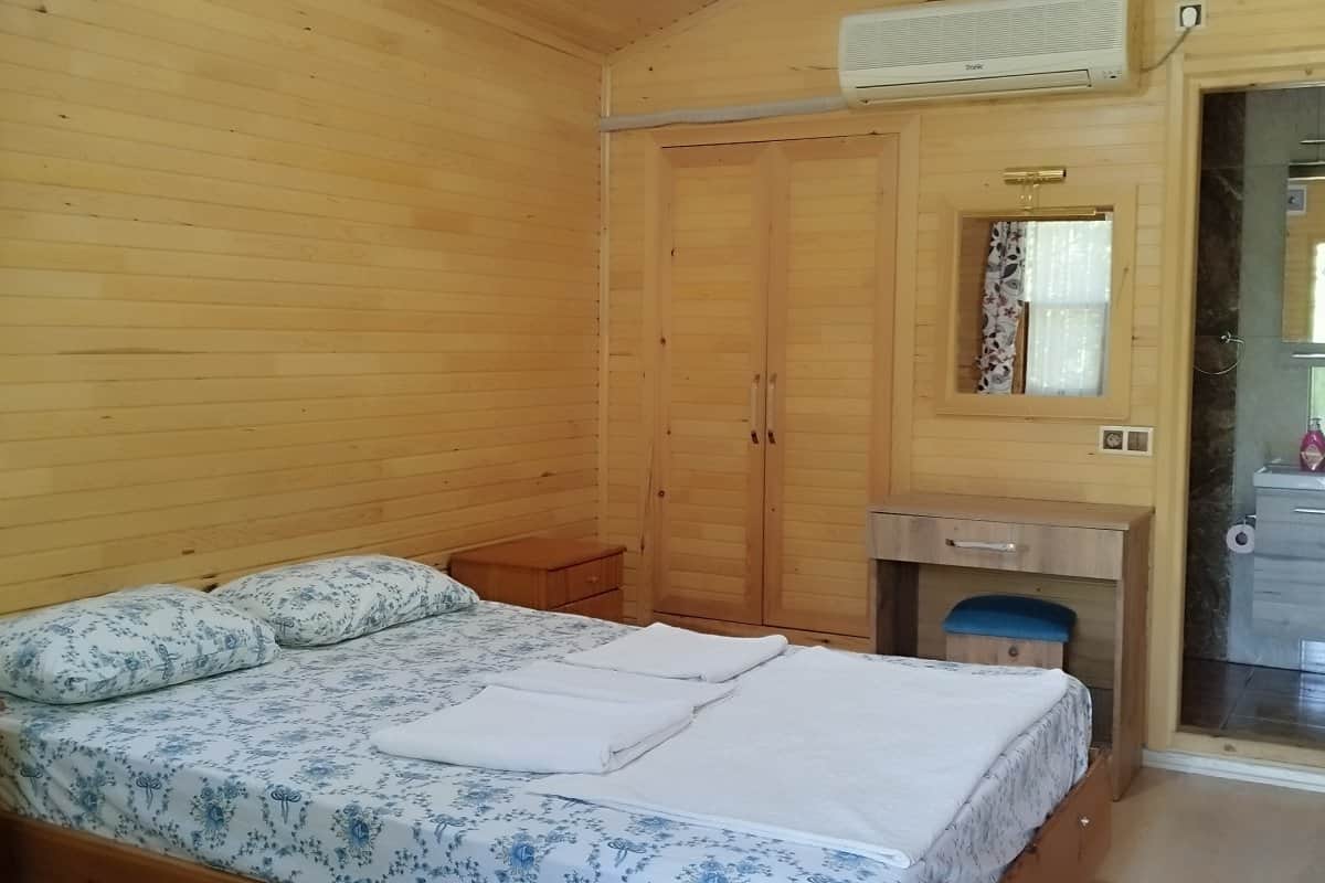 En fazla 2 yetişkin.