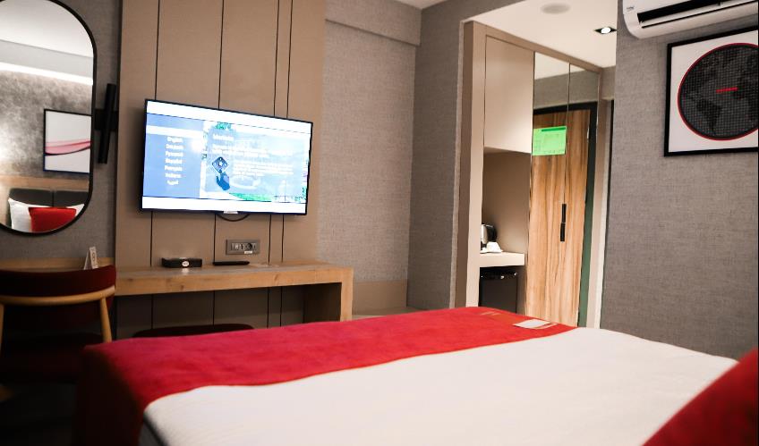 En az 2 yetişkin, En fazla 3 yetişkin + 2 çocuk veya 2 yetişkin + 2 çocuk.