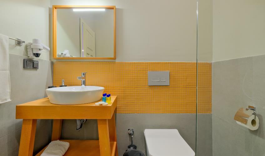 En fazla 4 yetişkin.