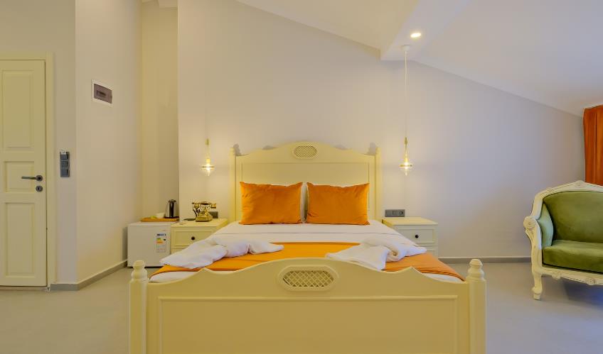 En fazla 4 yetişkin.