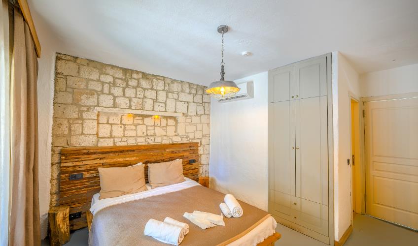 En fazla 2 yetişkin.