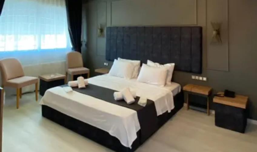 En fazla 2 yetişkin + 1 çocuk veya 1 yetişkin + 1 çocuk.