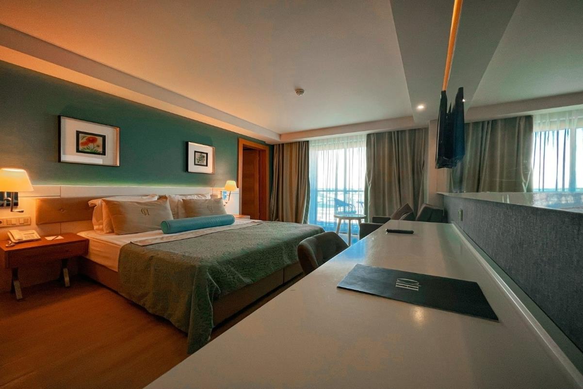 En az 2 yetişkin, En fazla 4 yetişkin veya 3 yetişkin + 1 çocuk.