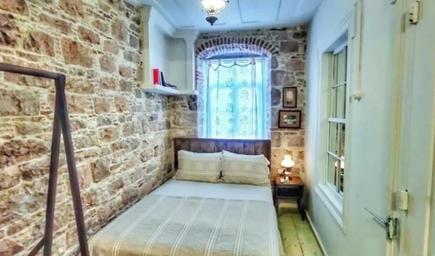 En fazla 2 yetişkin.