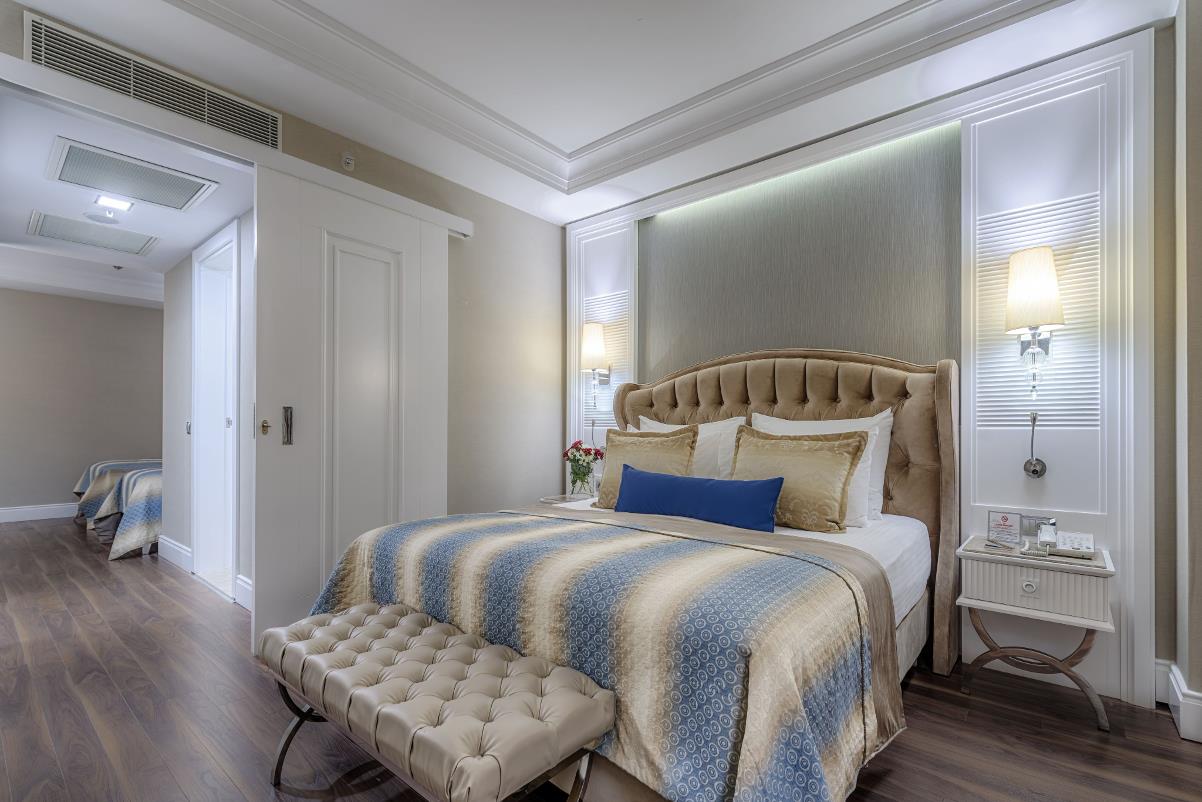 En az 2 yetişkin, En fazla 4 yetişkin veya 3 yetişkin + 1 çocuk.