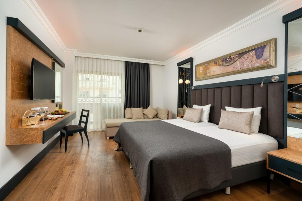 En fazla 3 yetişkin veya 2 yetişkin + 1 çocuk.