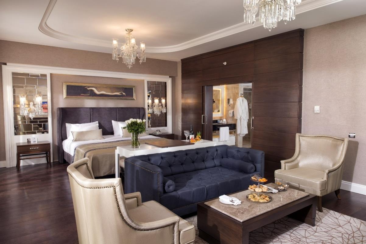 En az 2 yetişkin, En fazla 4 yetişkin veya 3 yetişkin + 1 çocuk.