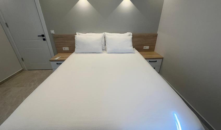 En fazla 3 yetişkin + 1 çocuk veya 2 yetişkin + 1 çocuk.