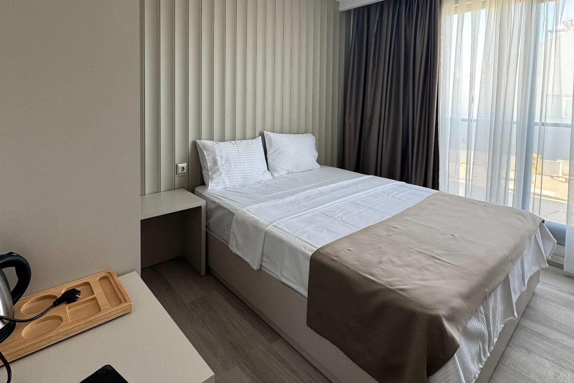 En fazla 2 yetişkin.