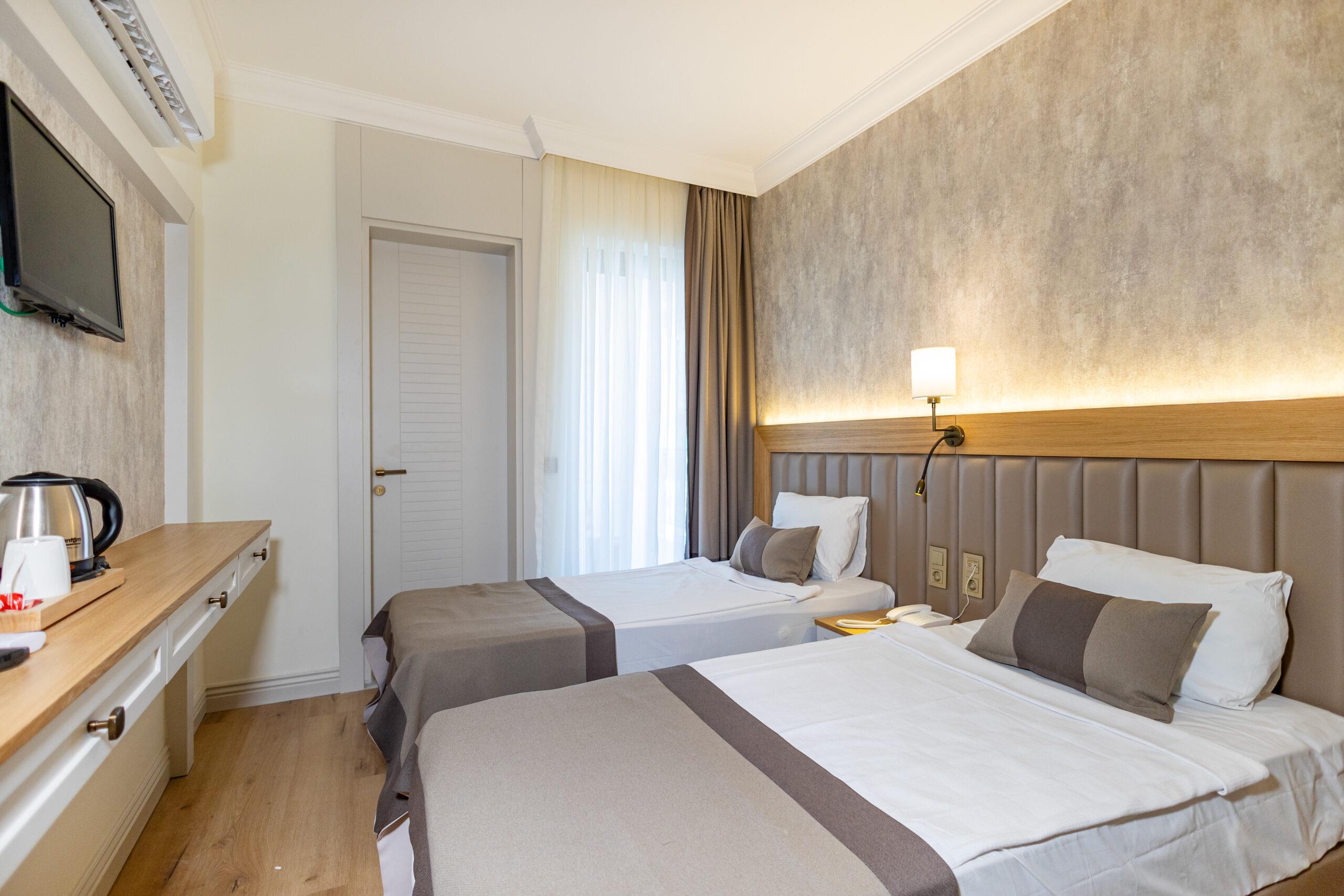 En fazla 2 yetişkin.