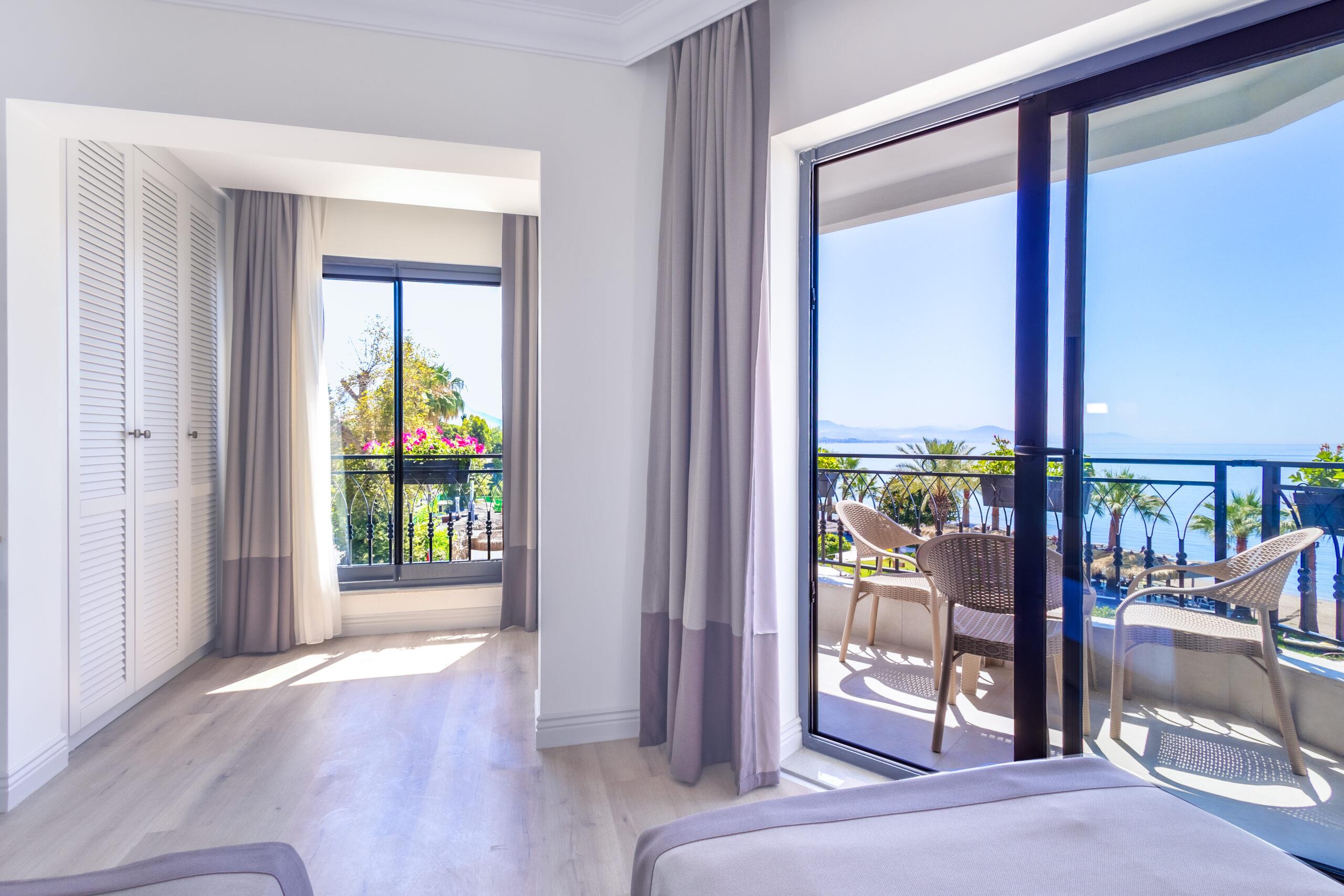 En fazla 2 yetişkin.