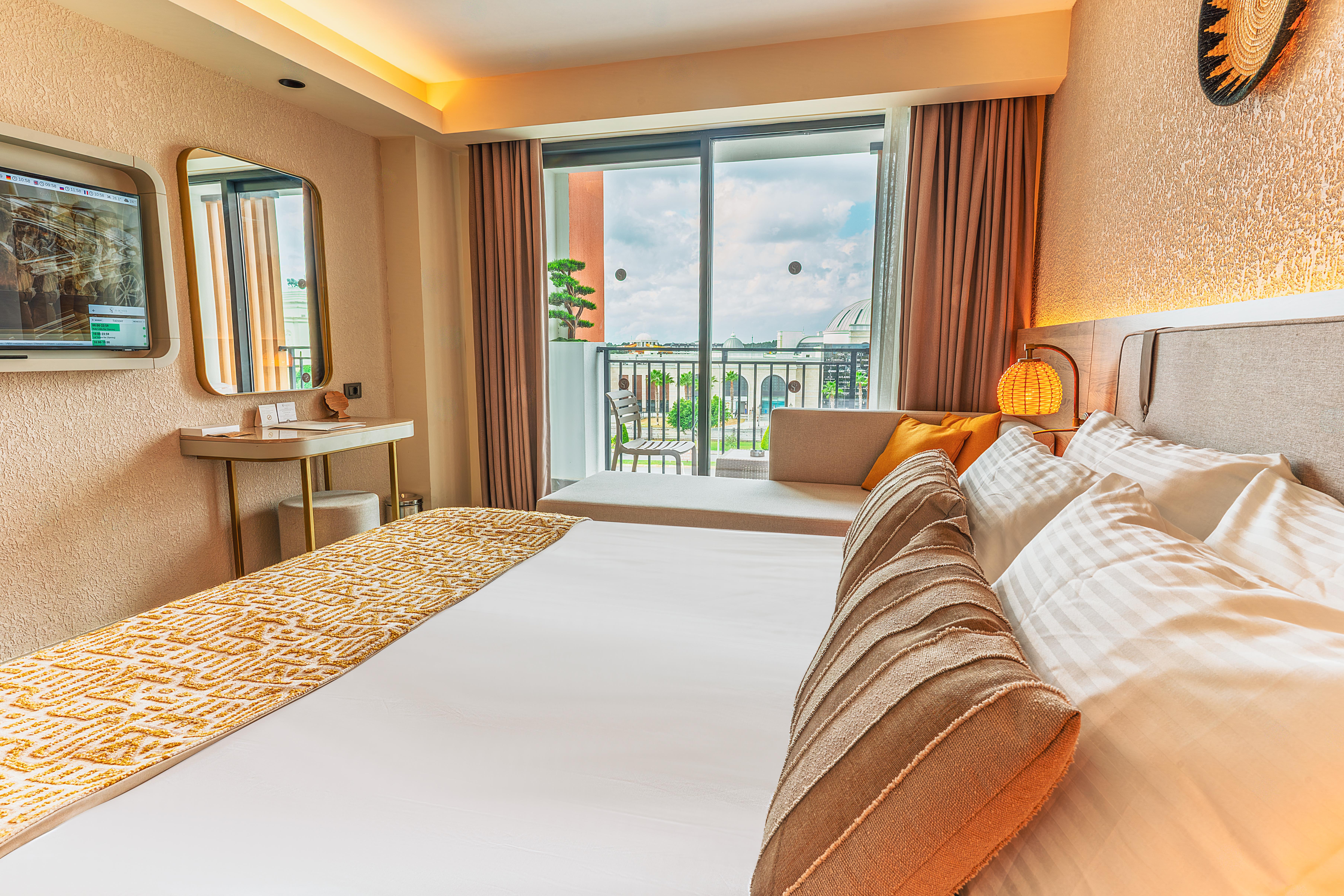 En fazla 3 yetişkin veya 2 yetişkin + 1 çocuk.