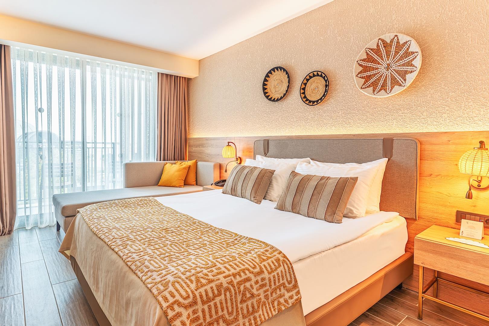 En az 2 yetişkin, En fazla 4 yetişkin veya 3 yetişkin + 1 çocuk.