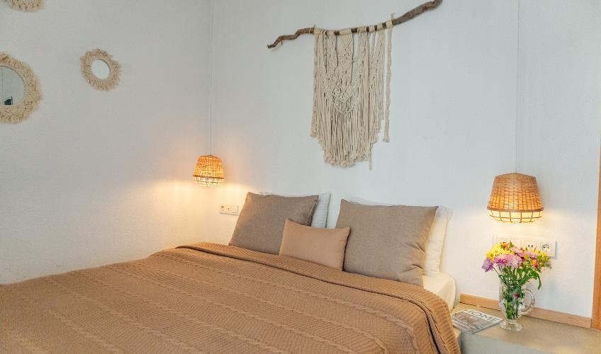 En fazla 2 yetişkin.