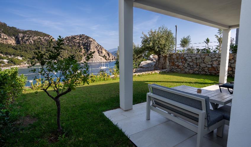 En fazla 3 yetişkin + 1 çocuk + 1 bebek (0-2 yaş) veya 2 yetişkin + 1 çocuk + 1 bebek (0-2 yaş).