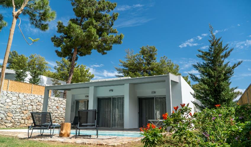 En az 2 yetişkin, En fazla 4 yetişkin + 2 çocuk veya 3 yetişkin + 2 çocuk.