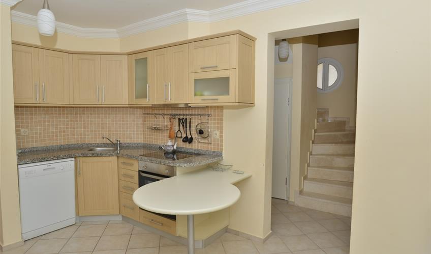 En fazla 4 yetişkin + 2 çocuk + 1 bebek (0-2 yaş) veya 3 yetişkin + 2 çocuk + 1 bebek (0-2 yaş).