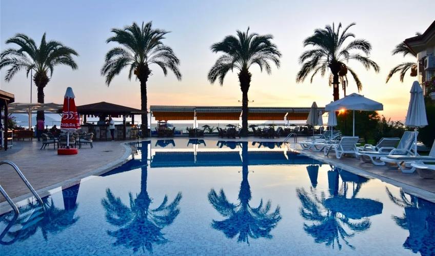 En fazla 4 yetişkin + 2 çocuk + 1 bebek (0-2 yaş) veya 3 yetişkin + 2 çocuk + 1 bebek (0-2 yaş).