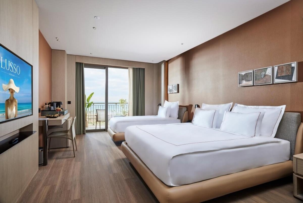 En fazla 3 yetişkin + 1 bebek (0-2 yaş) veya 2 yetişkin + 1 çocuk + 1 bebek (0-2 yaş).