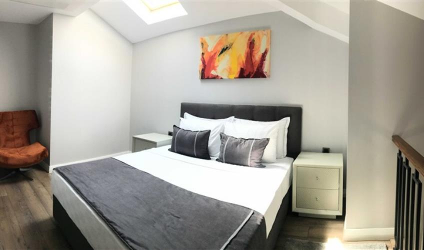 En fazla 2 yetişkin + 2 çocuk + 1 bebek (0-2 yaş) veya 1 yetişkin + 2 çocuk + 1 bebek (0-2 yaş).