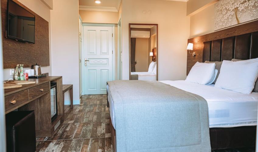 En fazla 2 yetişkin.