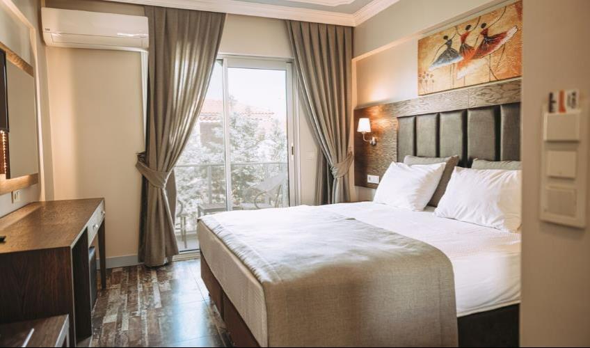 En fazla 2 yetişkin.