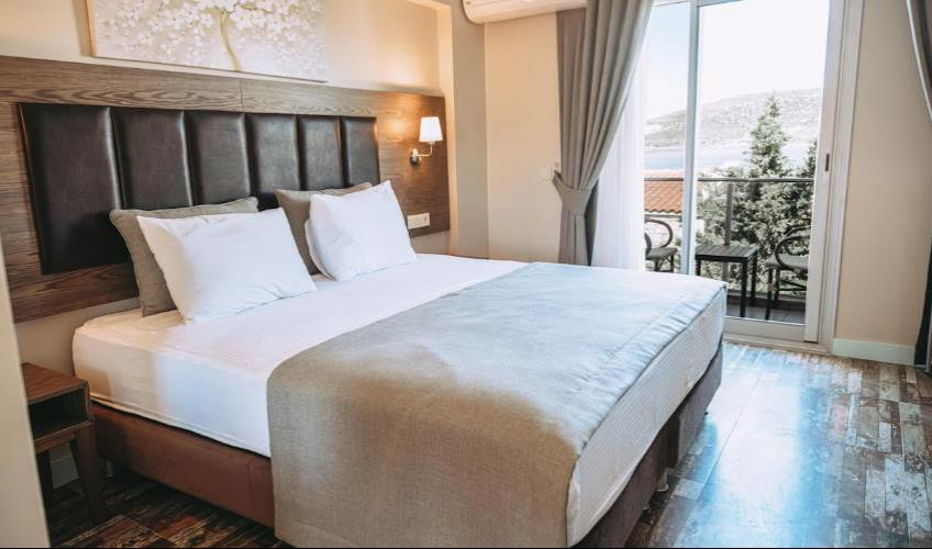 En fazla 2 yetişkin.