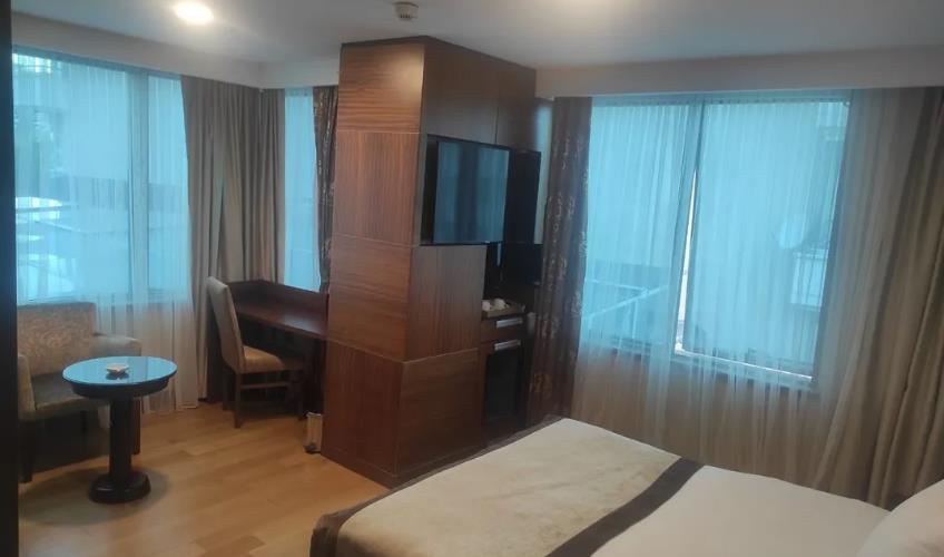 En fazla 2 yetişkin.