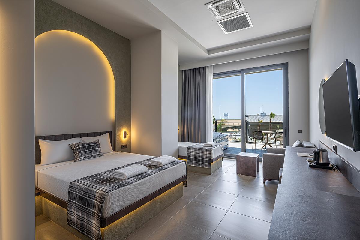 En az 2 yetişkin, En fazla 3 yetişkin + 1 çocuk veya 2 yetişkin + 2 çocuk.