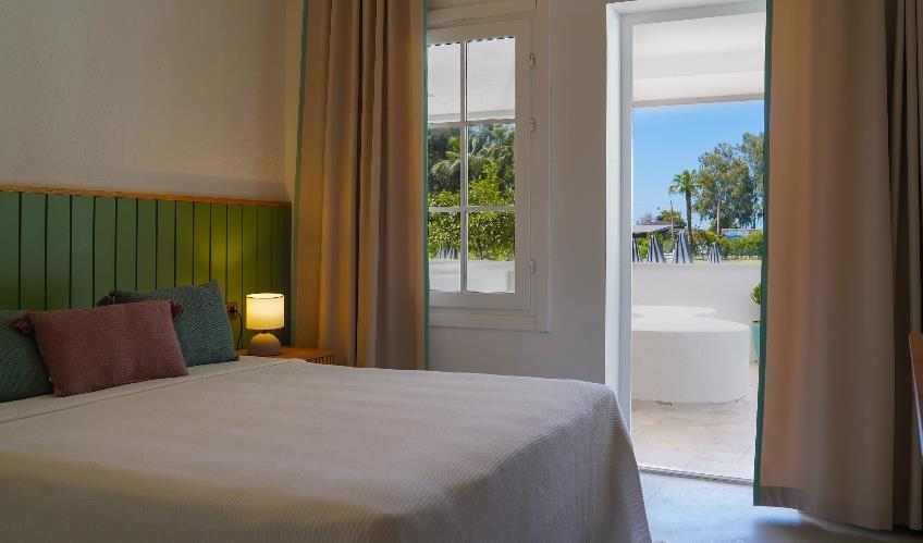 En fazla 2 yetişkin.