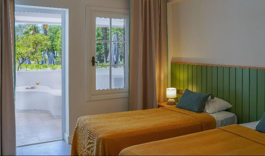 En fazla 2 yetişkin.