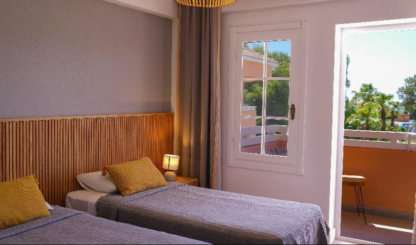 En fazla 2 yetişkin.