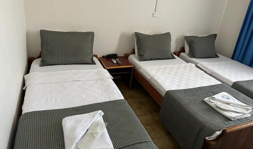 En fazla 3 yetişkin veya 2 yetişkin + 1 çocuk.