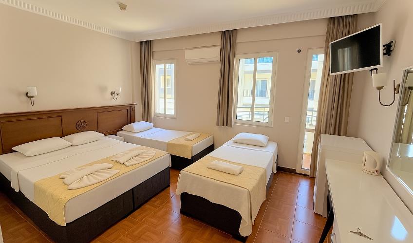 En fazla 4 yetişkin + 1 bebek (0-2 yaş).